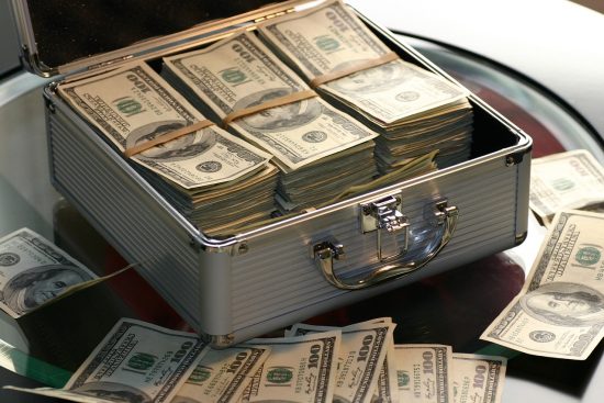 discover clever money-saving hacks that can help you stretch your budget and maximize your savings. learn practical tips and tricks to cut costs on everyday expenses without sacrificing quality, making your money go further than ever.